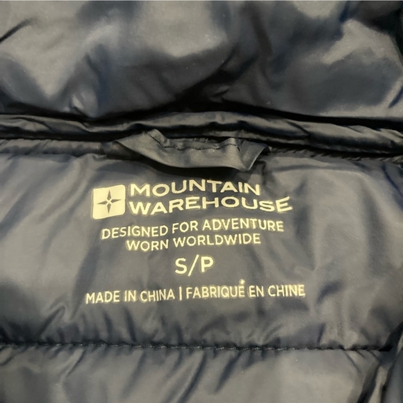 Lightweight Hybrid Puffer - Picture 2 of 4